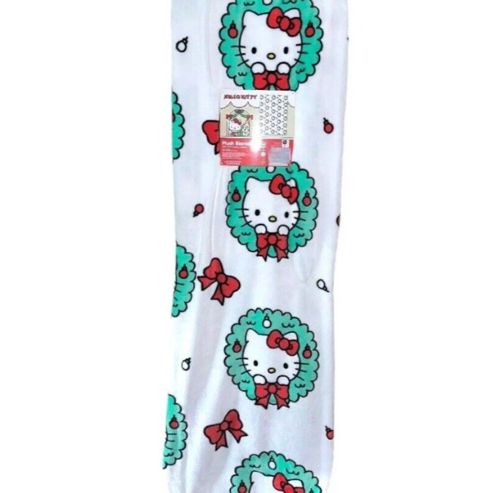 Hello Kitty White Christmas Holiday Wreaths & Bows Plush Throw Blanket 60" X 90"